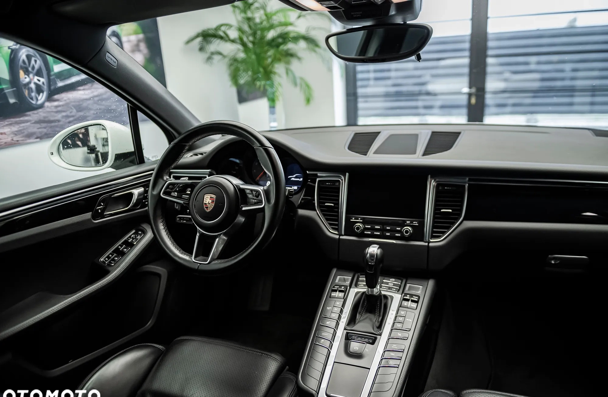 Porsche Macan cena 199000 przebieg: 74200, rok produkcji 2017 z Śrem małe 326